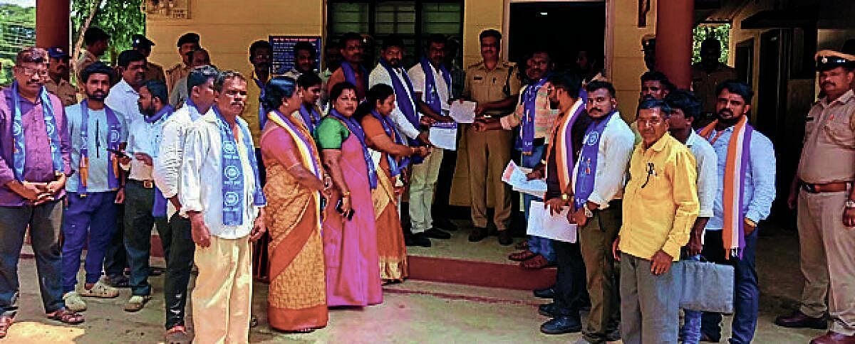 ದಾಂಡೇಲಿಯಲ್ಲಿ ದಲಿತ ಮಹಿಳೆ ಮೇಲೆ ಹಲ್ಲೆ: ಕ್ರಮಕ್ಕೆ ಒತ್ತಾಯ