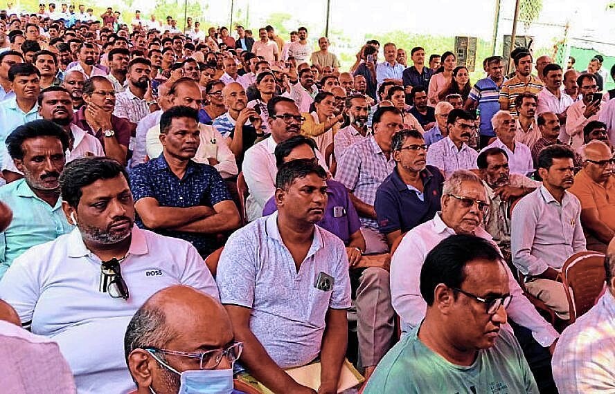 Land owners protest against alleged arbitrary decision regarding allotment of Shivaram Karanth Layout plots