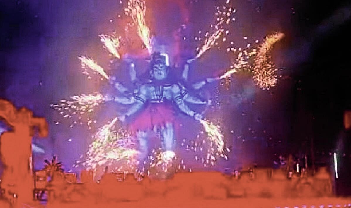 ಮಡಿಕೇರಿ: ಲಲಿತಾಂಬಿಕೆ–ಭಂಡಾಸುರನ ನಡುವೆ ಕಾಳಗ