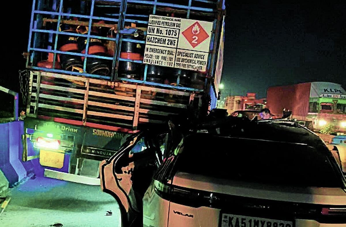 BJP leader Shivakumar dies after car hits stationary lorry on Hoskote–Dabsapete Outer Ring Road