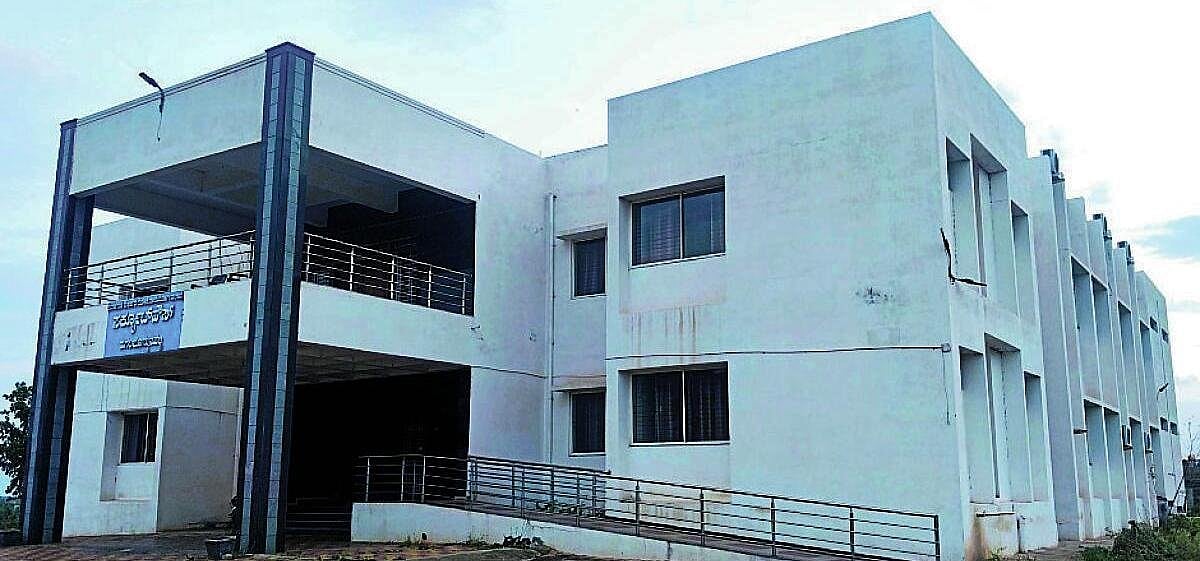 Circuit House built with ₹5 crore cost lies neglected due to lack of proper maintenance