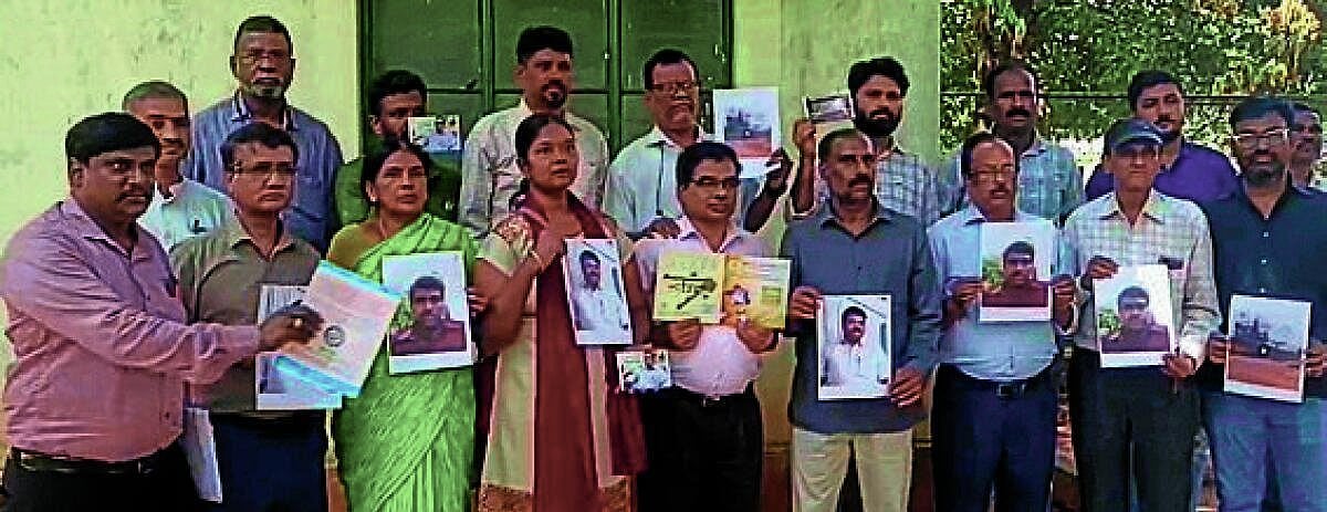 Protest by over 400 people over alleged land scam in Devanahalli