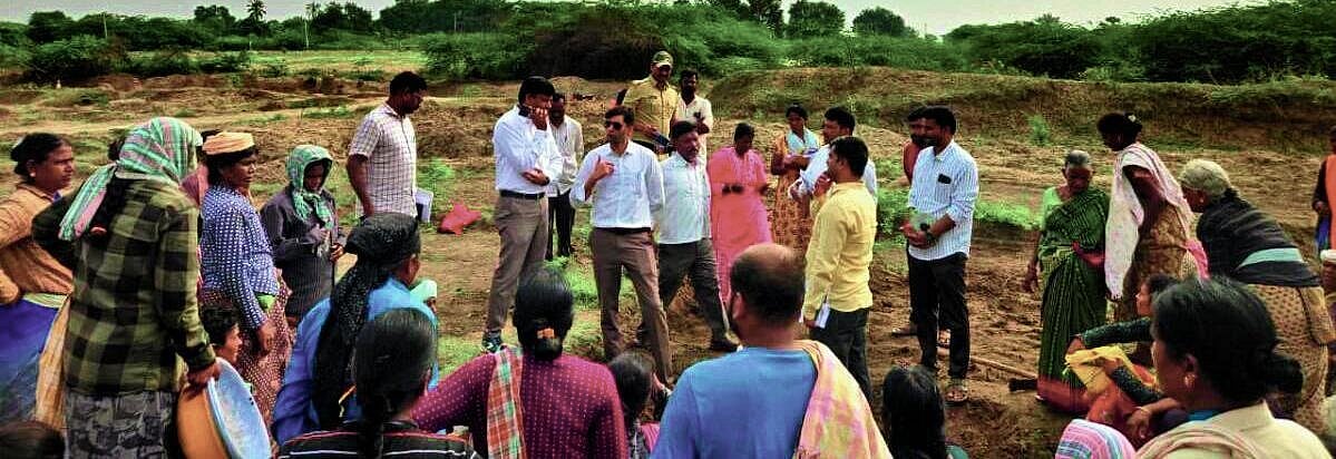 District Panchayat officials review works and interact with laborers in Mahadevapura