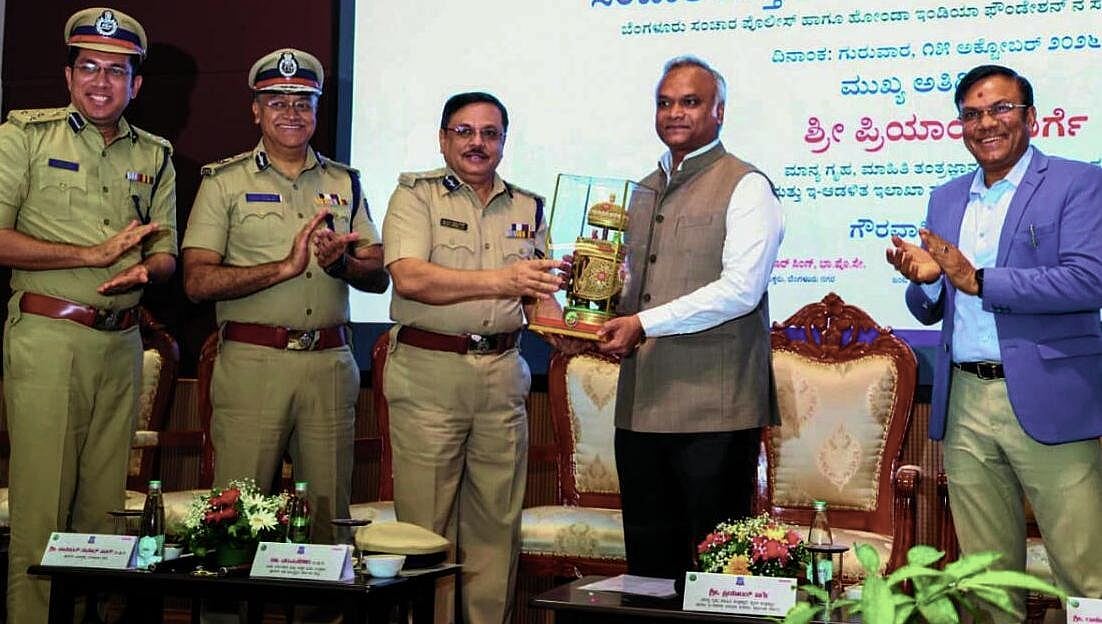 ವಿದ್ಯಾರ್ಥಿ ರಸ್ತೆ ಸುರಕ್ಷತಾ ಉಪಕ್ರಮದಡಿ 2.53 ಲಕ್ಷ ವಿದ್ಯಾರ್ಥಿಗಳಿಗೆ ತರಬೇತಿ