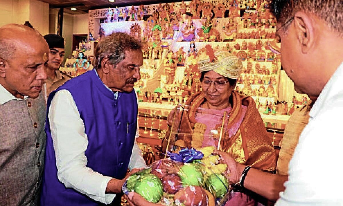 Governor Sudha Yadav visits Sharada Temple in Bengaluru