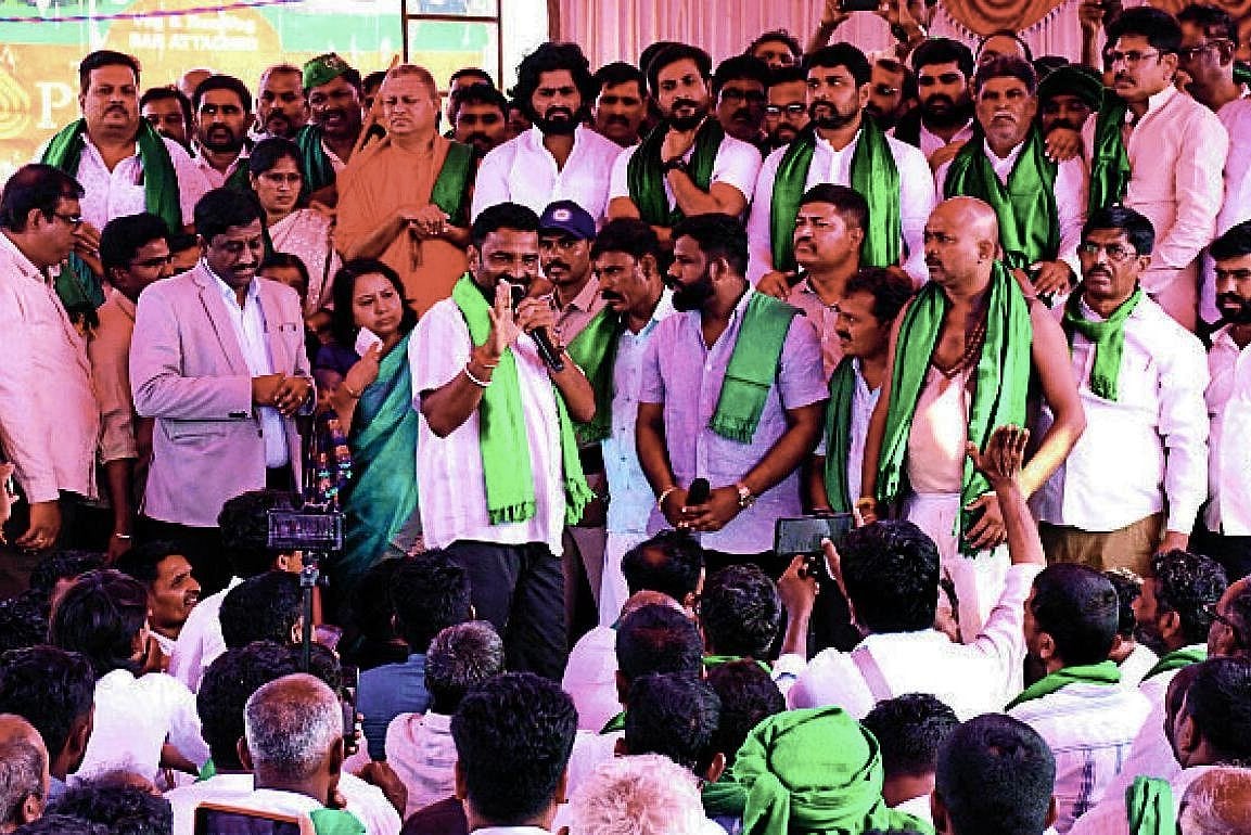 ಧಾರವಾಡ | ಸಕ್ಕರೆಗೆ ಬೆಂಬಲ ಬೆಲೆ ಘೋಷಿಸಲು ಸರ್ಕಾರಕ್ಕೆ ಗಡುವು ನೀಡಿದ ರೈತರು