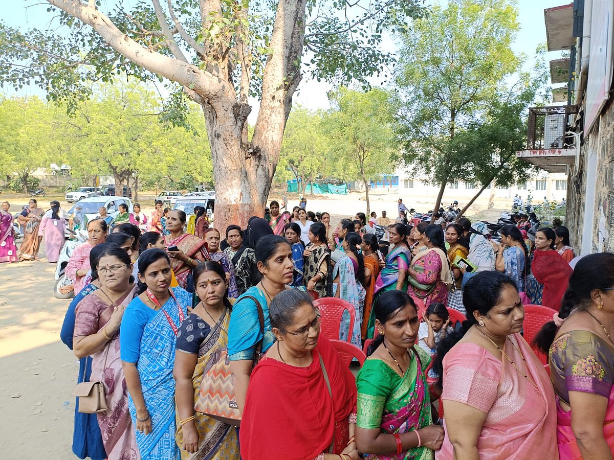 ವಿಧಾನ ಪರಿಷತ್‌ನ ಶಿಕ್ಷಕರ ಮತಕ್ಷೇತ್ರದ ಮತದಾನ ವಿಳಂಬ: ಮತದಾರರ ಬೇಸರ