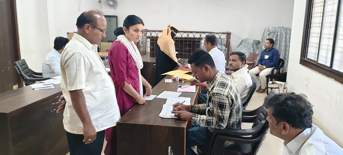 ಈಶಾನ್ಯ ಶಿಕ್ಷಕರ ಕ್ಷೇತ್ರದ ಚುನಾವಣೆ; 33 ಮತಗಟ್ಟೆಗಳಲ್ಲಿ ಶಾಂತಿಯುತ ಮತದಾನ