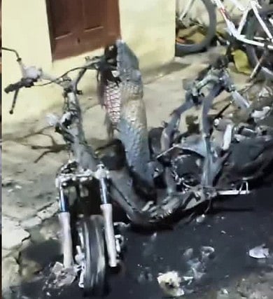 ಬೆಂಗಳೂರು | ಪ್ರೇಯಸಿ ದೂರ: ಮನನೊಂದು ಸ್ಕೂಟರ್‌ಗೆ ಬೆಂಕಿ ಹಚ್ಚಿದ ಯುವಕ