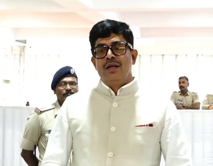 ಕಬ್ಬಿಗೆ ಹೆಚ್ಚು ದರ ಕೊಡಲು ಉತ್ಪನ್ನಗಳ ಬೆಲೆ ಹೆಚ್ಚಿಸಿ: ಸಂಗಮೇಶ ನಿರಾಣಿ