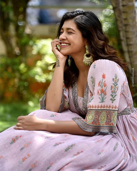 sanskruti balgude :  अगं बाई परी म्हणू की सुंदरा.. ????❤️