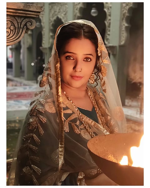 शेवंताचा अनोखा अंदाज.. पाहा कशी दिसते