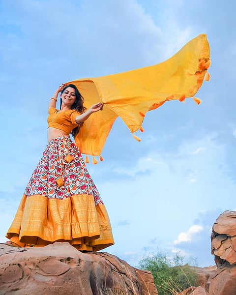 'ये दिल मांगे मोअर' 'अप्सरे'चा ट्रॅडिशनल लूक पाहून चाहत्यांचा तोल घसरला...!