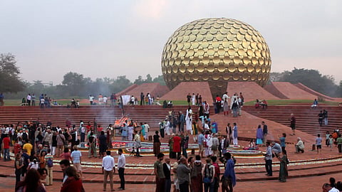 जगातील एकमेव शहर.. जिथे धर्म नाही, पैसा नाही आणि सरकारही नाही...