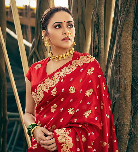 Amruta Khanvilkar) : अमृताच्या मराठमोळ्या लूकवर चाहते फिदा...