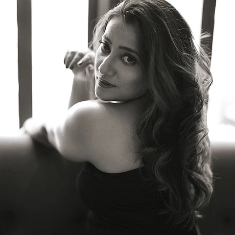 ऋतुजा शिंदेचे 'हे' ब्लॅक अॅन्ड व्हाईट फोटो पाहिलेत का?