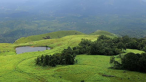 रोमँटिक जोडीदार आणि हार्ट-लेक;  मग एकदा येथे गेलेच पाहीजे...