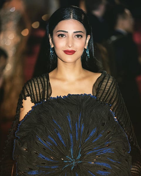 Shruti Haasan : स्टनिंग लेडी कान्समध्ये पोहोचताच इतका बदलला लूक