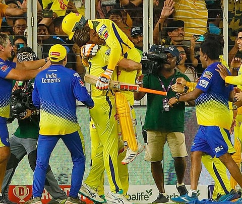 IPL विजेतेपदाचा जल्लोष महेंद्रसिंह धोनीने असा साजरा केला