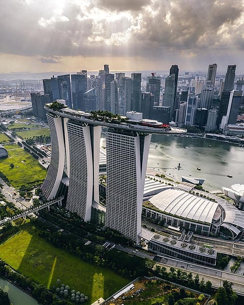 Singapore Tourist Destination : सफर नयनरम्य आणि गगनचुंबी इमारतींच्या सिंगापूरची