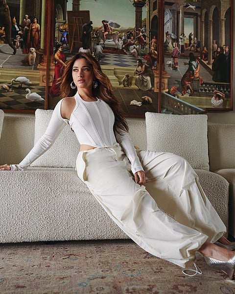 Tamannaah Bhatia : तमन्ना भाटियाचा व्हाईट कॉर्सेट आउटफिटमधील स्टनिंग लूक