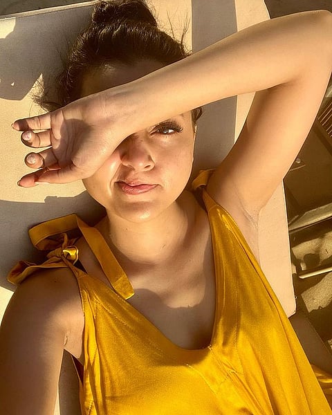 Tejasswi Prakash : समुद्रकिनारी तेजस्वीचा यलो ड्रेसमध्ये सनकिस्ड सेल्फी