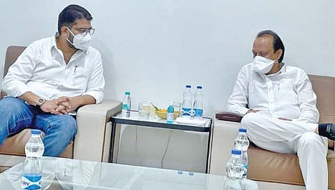 हेलिकॉप्टर येईना; ए, काढ रे गाड्या…! सातार्‍यातून सांगलीकडे अजितदादांची पूरग्रस्तांसाठी धाव