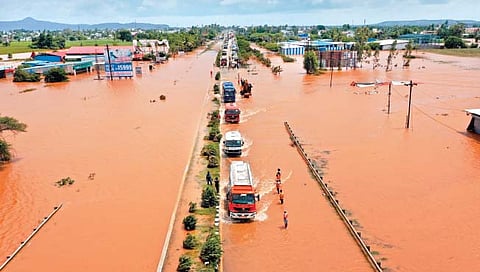 कोल्हापूर : जनजीवन हळूहळू पूर्वपदावर