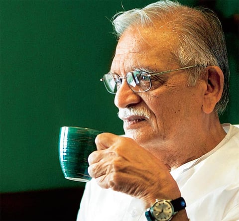 शब्दांचा जादुगार गुलजार 