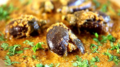 Bharali Vangi : अशी करा स्वादिष्ट आणि खमंग भरली वांगी