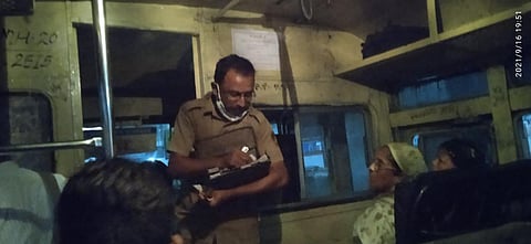 ST bus मध्ये पुन्हा ऐकू आली टिक टिक, मशीन पडले बंद