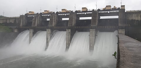 चासकमान धरण पुन्हा भरले, नदीकाठच्या गावांना सतर्कतेचा इशारा
