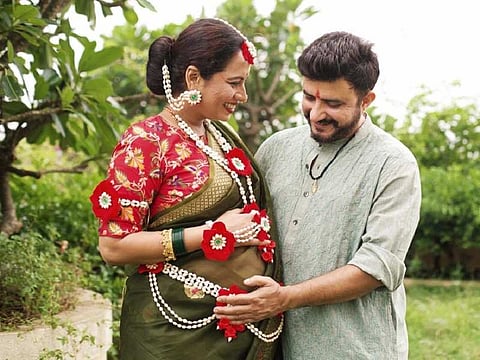 लाडाची लेक गं बाई गं! स्मिता तांबे हिच्या घरी चिमुकल्या पावलांचं आगमन