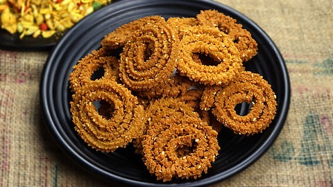 Chakali : कुरकुरीत आणि खमंग चकली कशी कराल?