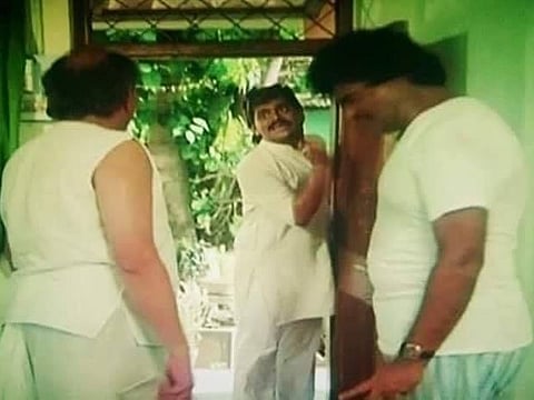 अशी ही बनवाबनवी चित्रपटातील दृश्‍य.