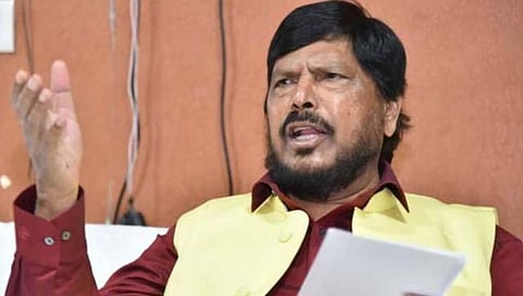 शिवसेनेसोबत सरकार स्थापनेसाठी भाजपाने पुढाकार घ्यावा : रामदास आठवले