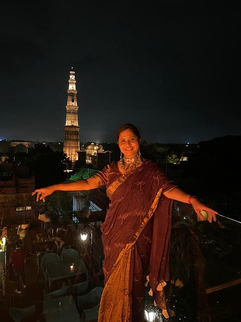 साडी नेसल्याने रेस्‍टाॅरंटमध्‍ये प्रवेश नाकारला; महिलेने सुरू केली साडीमोहीम