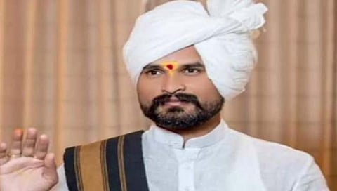 मनोहर भोसलेला न्यायालयीन कोठडी  करमाळा पोलिसांकडून ताब्यात घेण्याची प्रक्रिया सुरु 