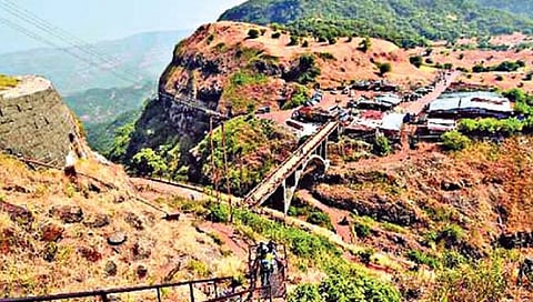 विशाळगडावर भाविक, पर्यटकांसाठी प्रवेश बंद