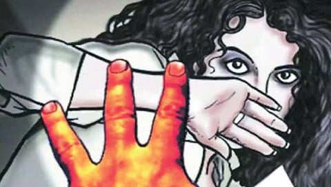 पुणे : अल्पवयीन मुलीवर बळजबरीने डांबून बलात्कार