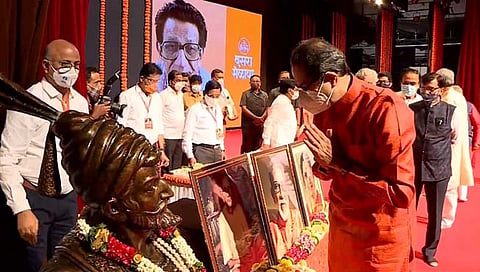 उद्धव ठाकरे : ‘धमक असेल, तर अंगावर या ईडी सीबीआयची मदत घेऊ नका’