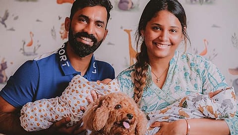 दिनेश कार्तिक गुडन्यूज देत म्हणाला; कुटुंब तिनाचे ‘पाच’ झाले