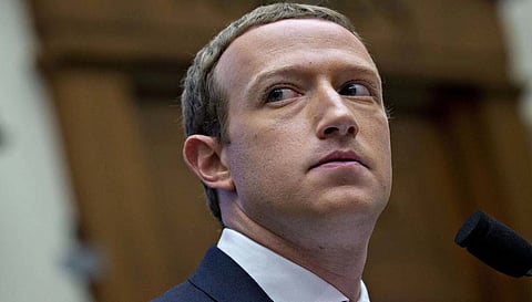 Facebook : मार्क झुकेरबर्ग फेसबुकचे नाव बदलण्याच्या तयारीत
