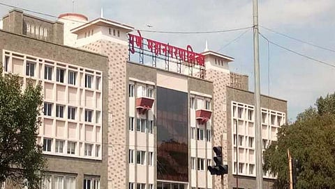 पुणे : किरकटवाडी, नांदेड भागातील दुर्गंधी होणार दूर ; महापालिकेकडून ओढ्यात औषध फवारणी
