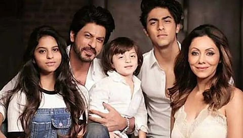 Aryan Khan : आर्यनच नव्‍हे, यापूर्वी शाहरुख खानचे कुटुंबच अडकले ‘या’ वादांमध्‍ये
