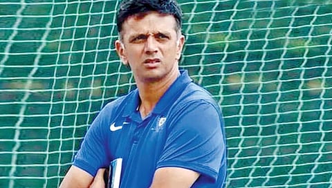 Rahul Dravid : पाकिस्‍तान विरुद्च्या सामन्‍यापूर्वी टीम इंडियाला धक्‍का, मुख्‍य प्रशिक्षक राहुल द्रविड यांना कोरानाची लागण