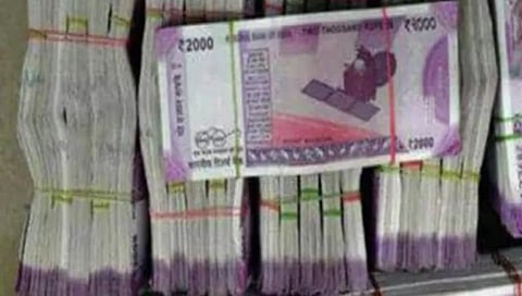 हवाला प्रकरणी  नागपुरात ९ व्यावसायिकांवर पाेलिसांची धाड; ८४ लाखांची रोकड जप्त