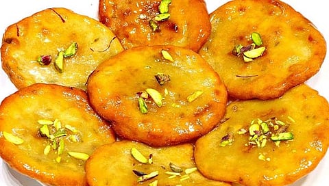 Malpuva recipe : रसरशीत मालपुवा कसे कराल? 