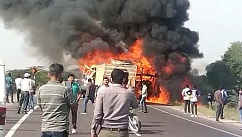 Rajasthan Accident: राजस्‍थानमध्‍ये भीषण अपघातात ११ प्रवाशांचा होरपळून मृत्‍यू