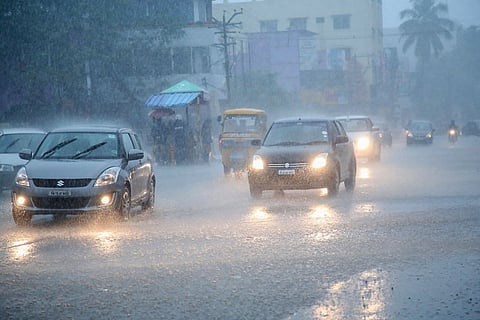 Tamil Nadu rain : तामिळनाडूत पावसानं हाहाकार, ५ जणांचा मृत्यू, दहा हजार लोकांना सुरक्षितस्थळी हलवलं
